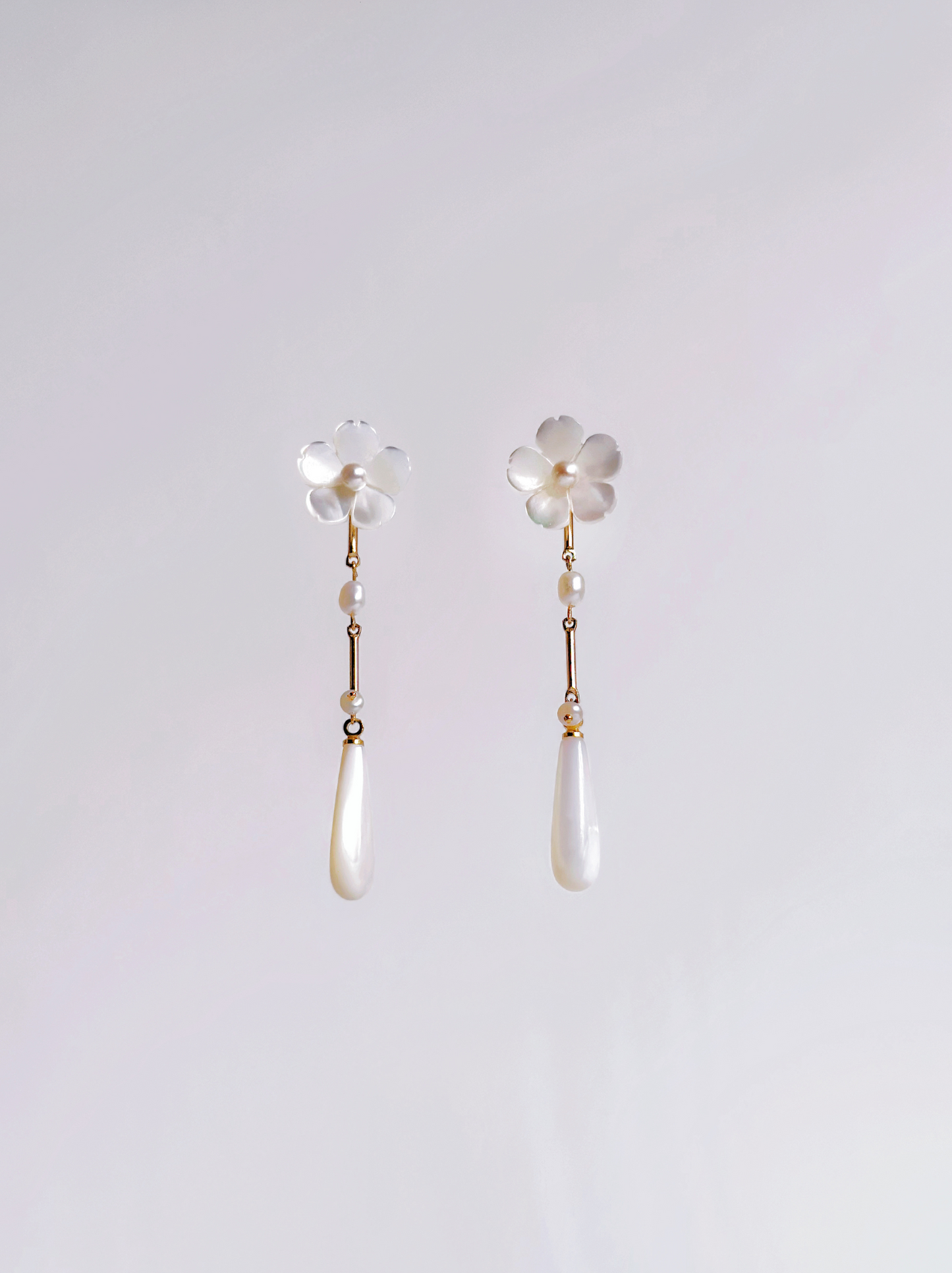 𝚂𝚗𝚘𝚠𝚍𝚛𝚘𝚙 Earrings