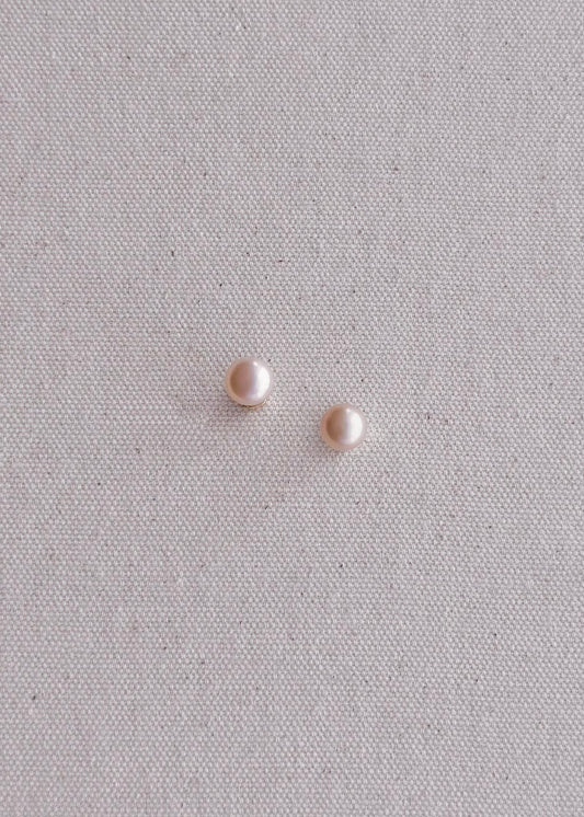 𝙲𝚑𝚎𝚛𝚛𝚢 𝙱𝚕𝚘𝚜𝚜𝚘𝚖: 𝙵𝚕𝚘𝚠𝚎𝚛 𝙱𝚞𝚍 𝙴𝚊𝚛𝚛𝚒𝚗𝚐𝚜